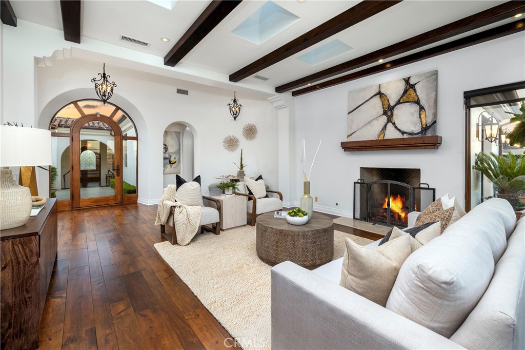 1033 Tiller, Corona Del Mar, CA 92625 — MLS #NP25278283 — photo 12 of 44