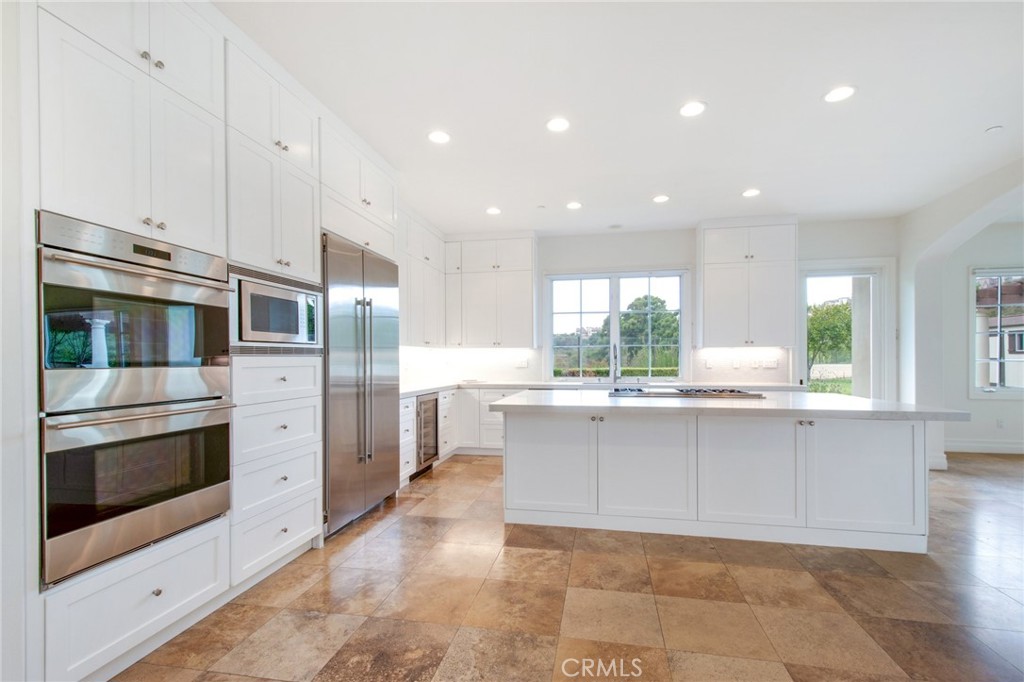 28 Sandy Cv, Newport Coast, CA 92657 — MLS #NP25007485 — photo 11 of 30