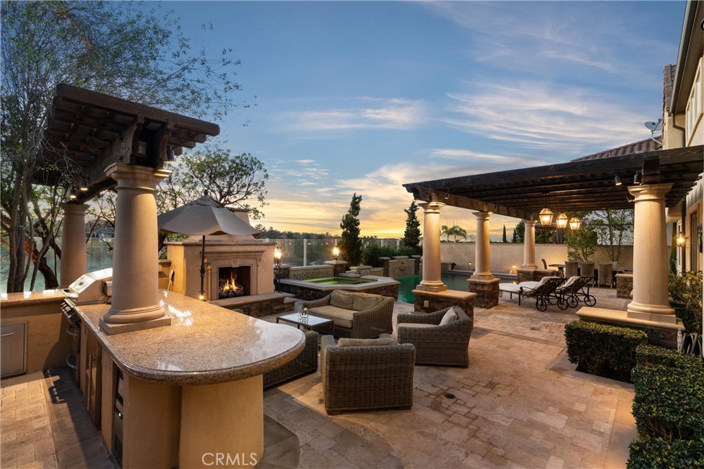 72 Victoria, Newport Beach, CA 92660 — MLS #NP26035773 — photo 3 of 29