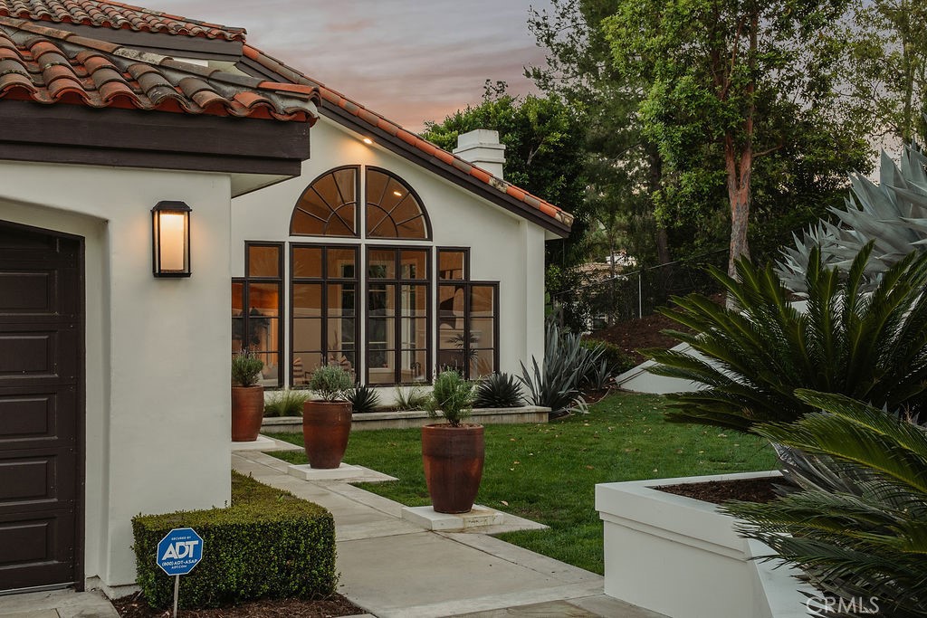 1805 Holly Tree Lane, North Tustin, CA 92705 — MLS #OC26097313 — photo 4 of 72