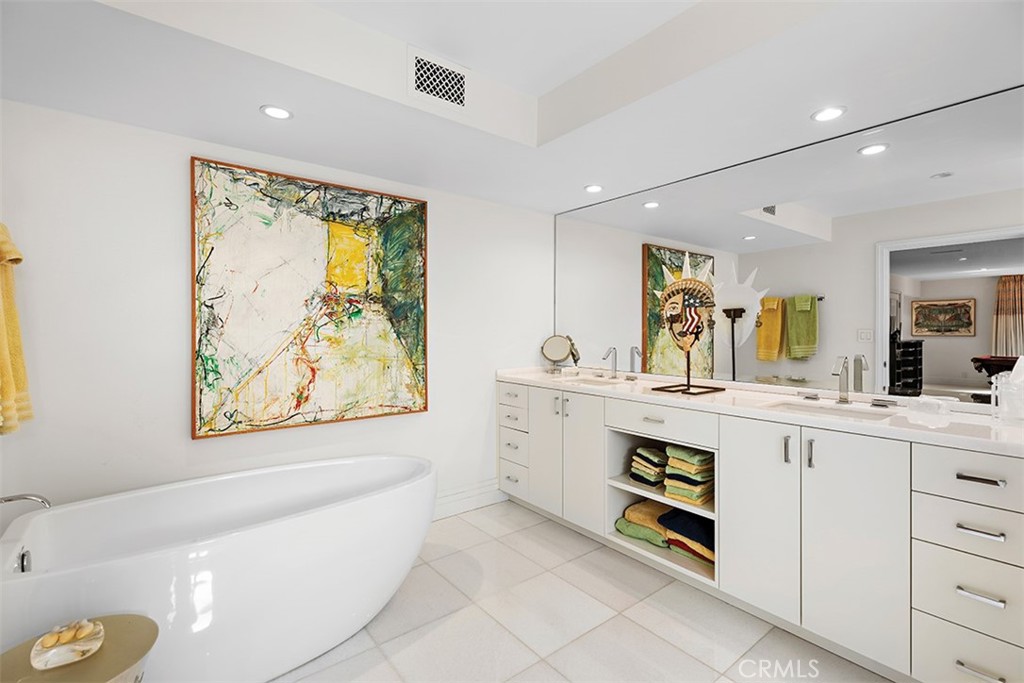 14 Rue Grand Ducal, Newport Beach, CA 92660 — MLS #NP26093740 — photo 23 of 34