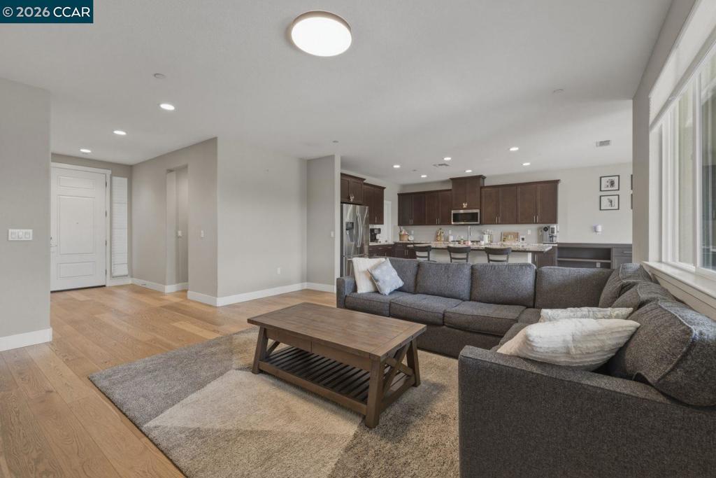 9261 Shearwater Cir, Discovery Bay, CA 94505 — MLS #41132843 — photo 7 of 45