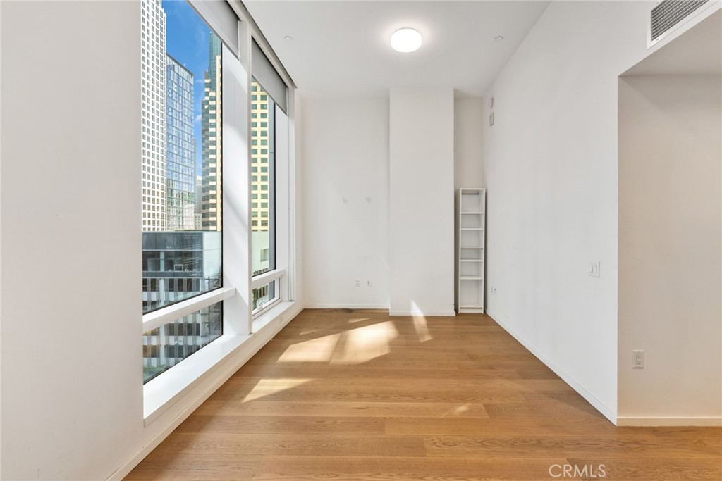 877 Francisco St Unit 805, Los Angeles, CA 90017 — MLS #TR26102986 — photo 10 of 43