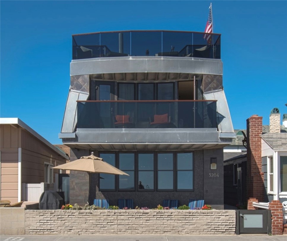 3204 W Oceanfront, Newport Beach, CA 92663 — MLS #NP24243201 — Main listing photo