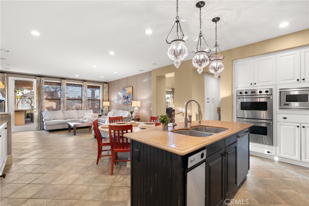 72 Victoria, Newport Beach, CA 92660 — MLS #NP26035773 — photo 12 of 29