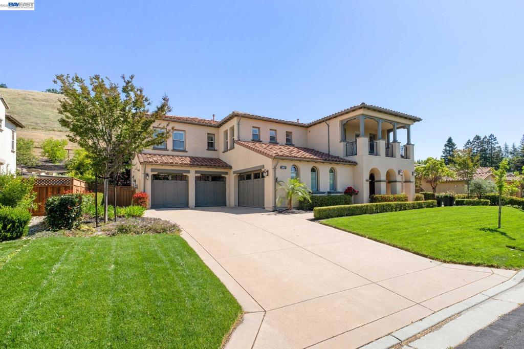 387 Golden Grass Dr, Alamo, CA 94507 — MLS #41135064 — photo 4 of 71