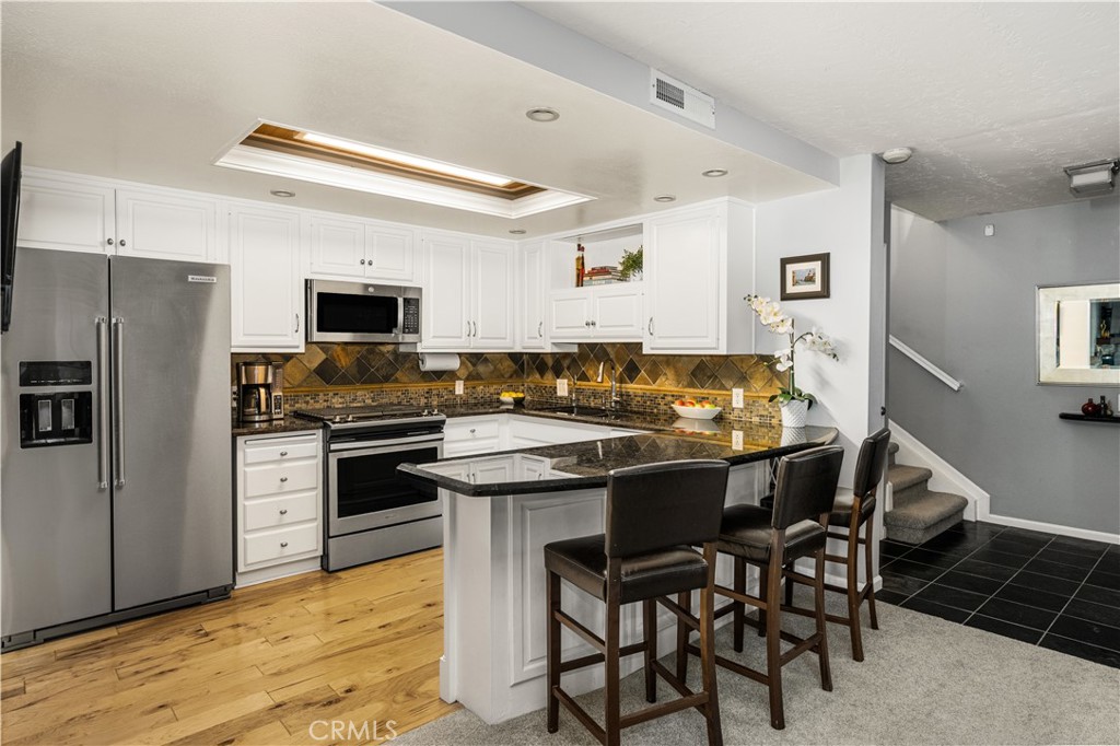 994 Bayside Cove, Newport Beach, CA 92660 — MLS #LG26116790 — photo 22 of 40