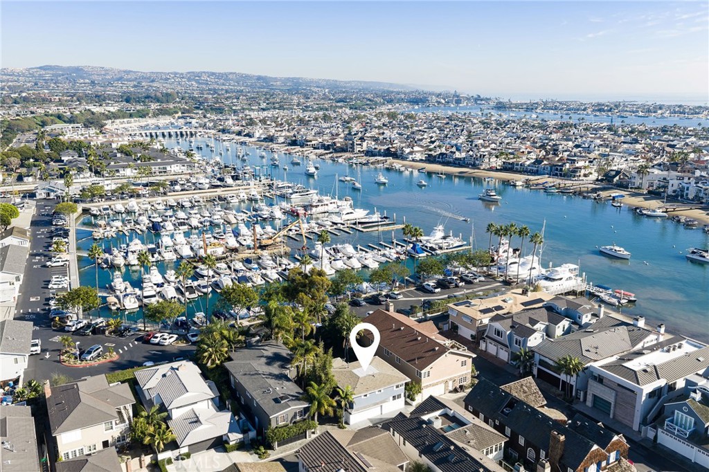 65 Beacon Bay, Newport Beach, CA 92660 — MLS #NP26013209 — photo 3 of 15