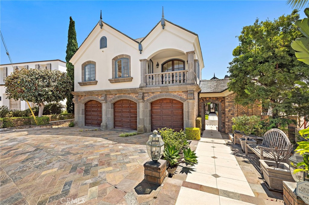 108 Kings Place, Newport Beach, CA 92663 — MLS #NP26167427 — photo 2 of 60