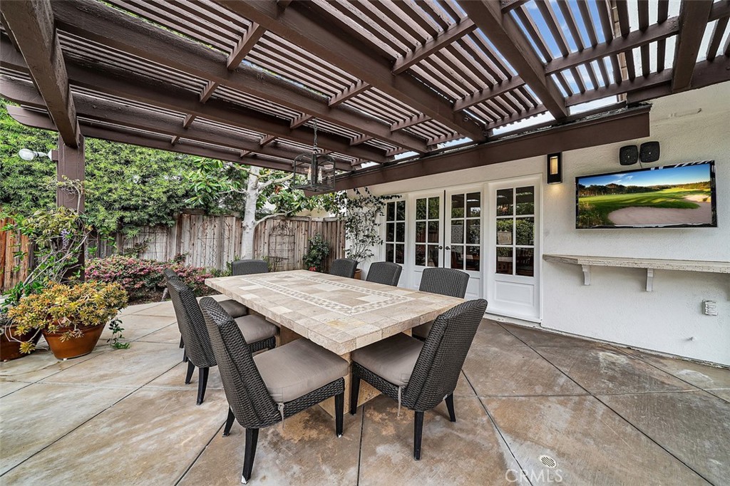 6 Twin Lakes Circle Circle, Corona Del Mar, CA 92625 — MLS #OC21074492 — photo 20 of 58