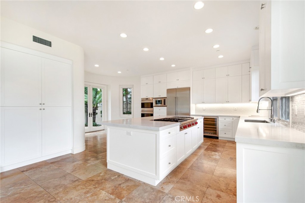 28 Sandy Cv, Newport Coast, CA 92657 — MLS #NP25007485 — photo 9 of 30