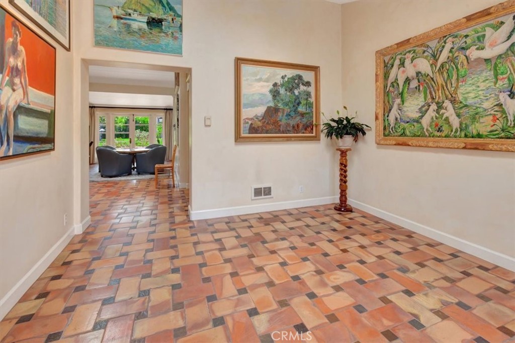 537 Vista Grande, Newport Beach, CA 92660 — MLS #NP26137040 — photo 12 of 39