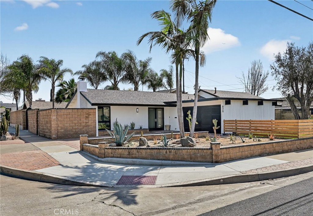 629 S Yorba, Orange, CA 92869 — MLS #OC26049237 — photo 5 of 27