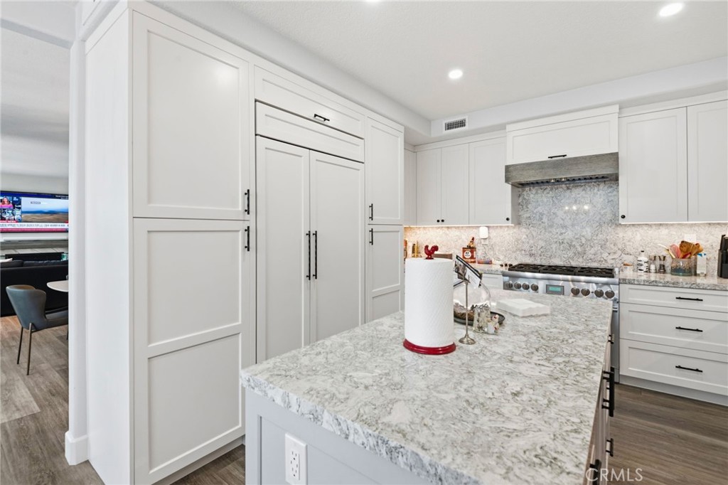 51 Seabrook Cove, Newport Beach, CA 92660 — MLS #NP26075475 — photo 17 of 45