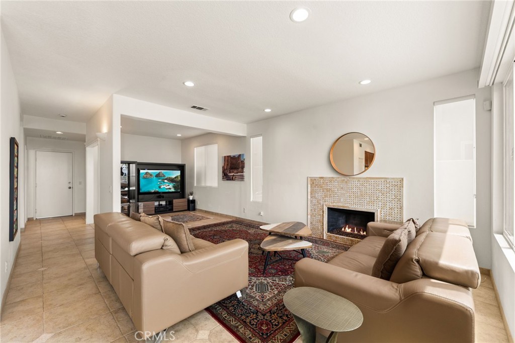 51 La Perla, Lake Forest, CA 92610 — MLS #IG26096357 — photo 14 of 44