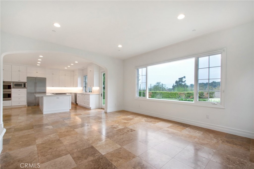28 Sandy Cv, Newport Coast, CA 92657 — MLS #NP25007485 — photo 7 of 30