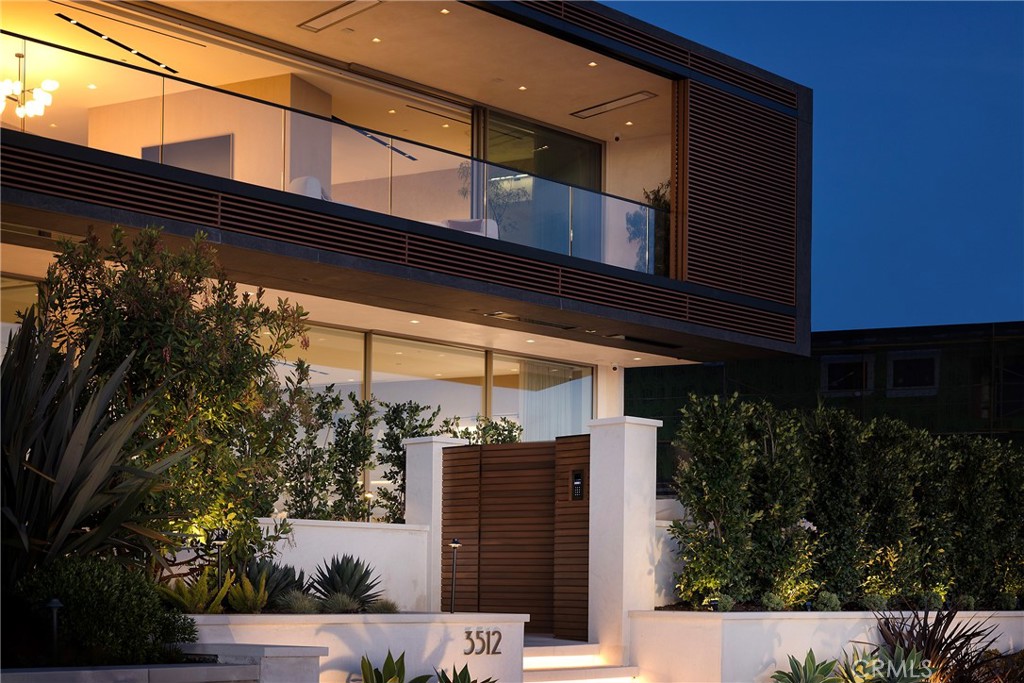3512 Ocean Boulevard, Corona Del Mar, CA 92625 — MLS #NP26028970 — photo 3 of 67