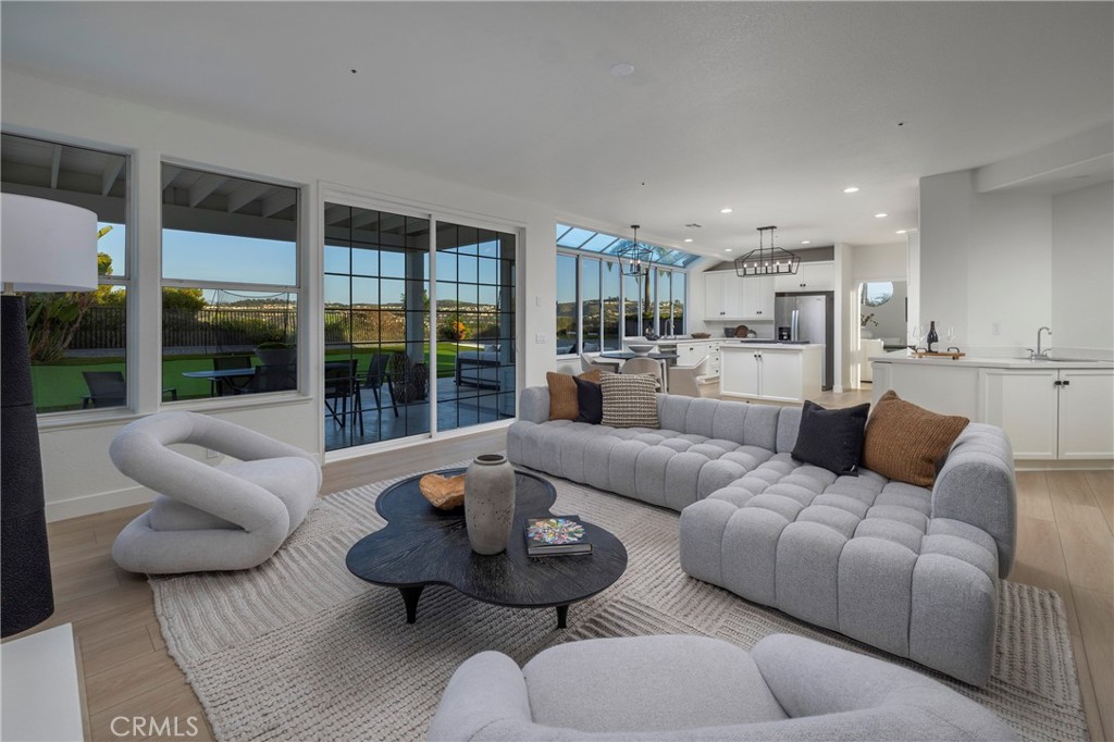 2000 Corte Cardelina, San Clemente, CA 92673 — MLS #OC25272036 — photo 13 of 41