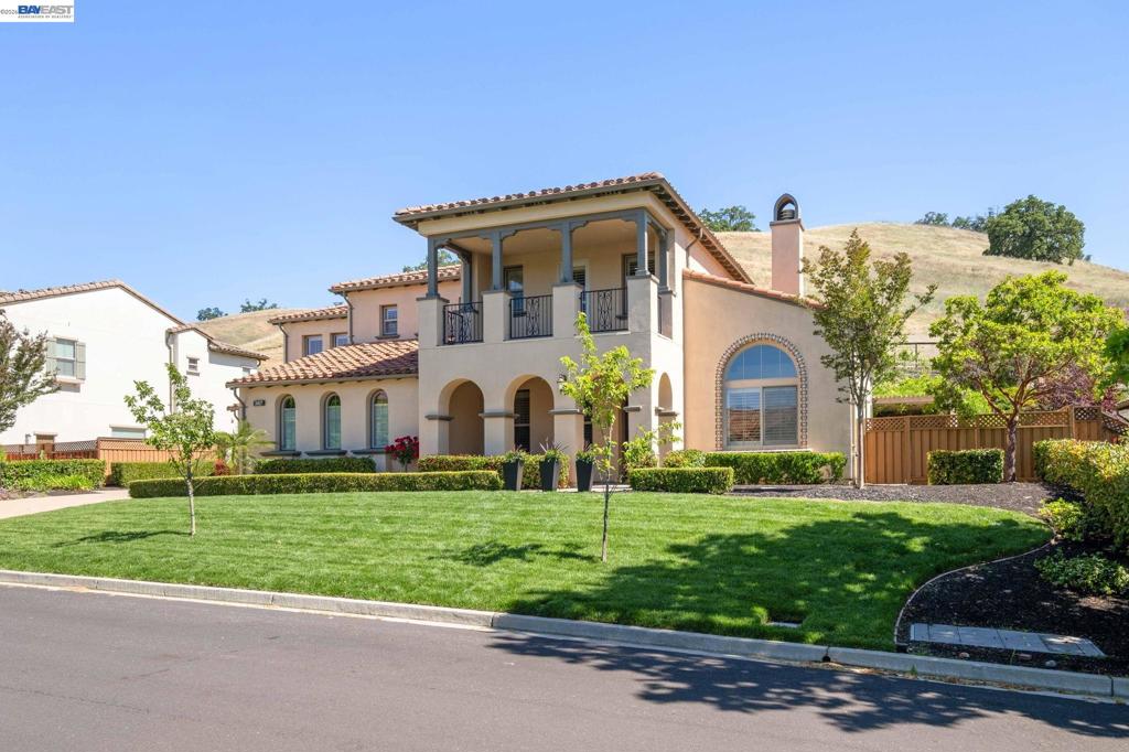 387 Golden Grass Dr, Alamo, CA 94507 — MLS #41135064 — photo 3 of 71