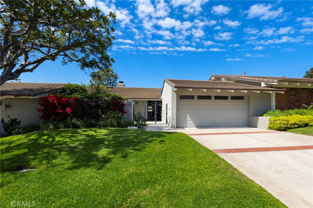 2102 Vista Entrada, Newport Beach, CA 92660 — MLS #NP26091602 — photo 26 of 32