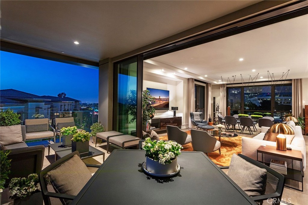 1447 Santa Barbara Drive, Newport Beach, CA 92660 — MLS #OC19105812 — photo 7 of 44