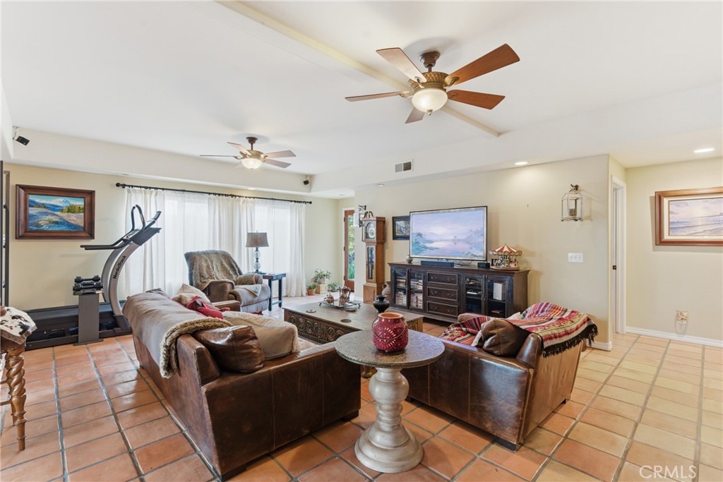 692 Shamrock, Pismo Beach, CA 93449 — MLS #PI26024986 — photo 10 of 75