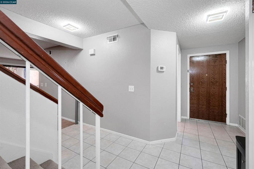 14009 Seagate Dr, San Leandro, CA 94577 — MLS #41133120 — photo 6 of 27