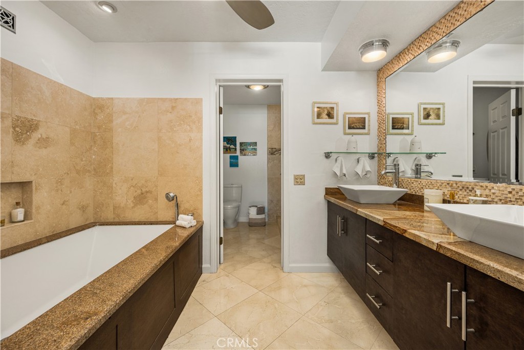 994 Bayside Cove, Newport Beach, CA 92660 — MLS #LG26116790 — photo 28 of 40