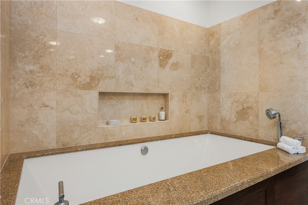 994 Bayside Cove, Newport Beach, CA 92660 — MLS #LG26116790 — photo 30 of 40