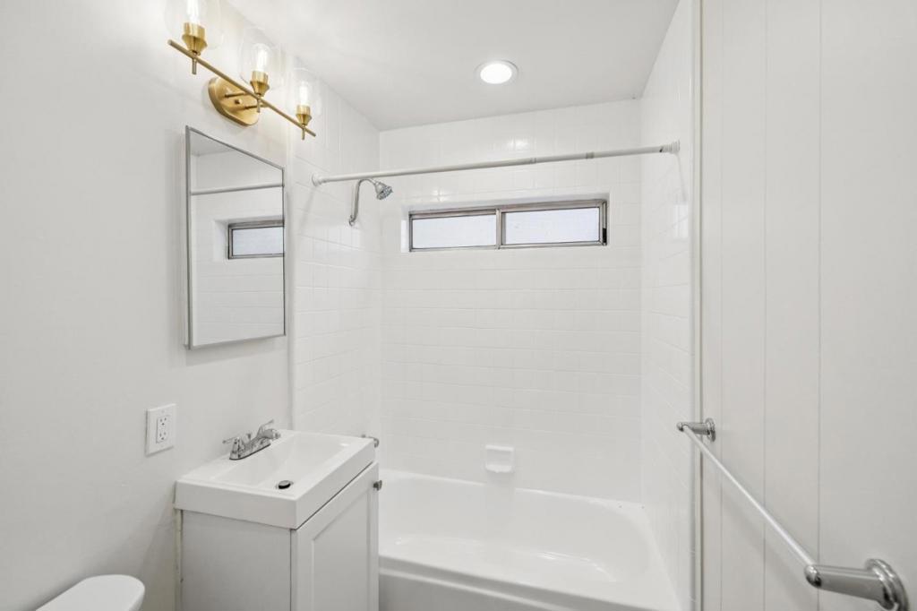 15451565 Stanford Avenue, Palo Alto, CA 94306 — MLS #ML82047211 — photo 11 of 46