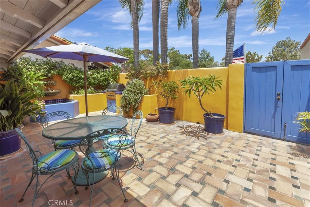 537 Vista Grande, Newport Beach, CA 92660 — MLS #NP26137040 — photo 6 of 39