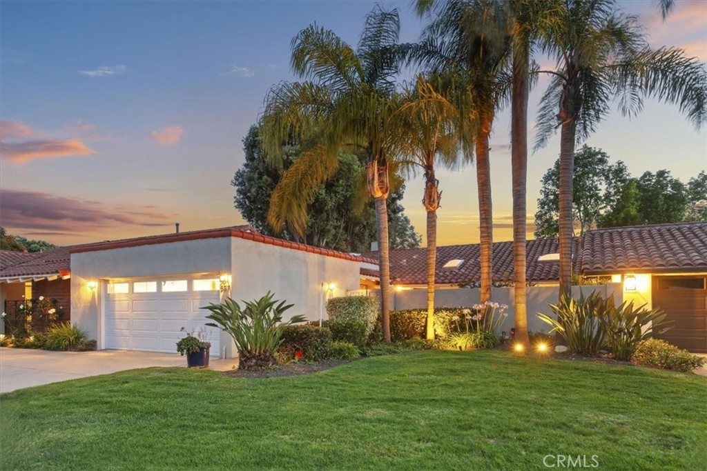 537 Vista Grande, Newport Beach, CA 92660 — MLS #NP26137040 — Main listing photo