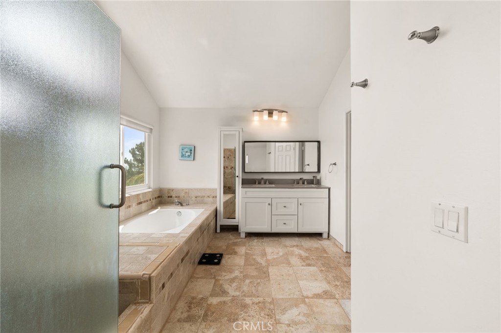 51 La Perla, Lake Forest, CA 92610 — MLS #IG26096357 — photo 22 of 44