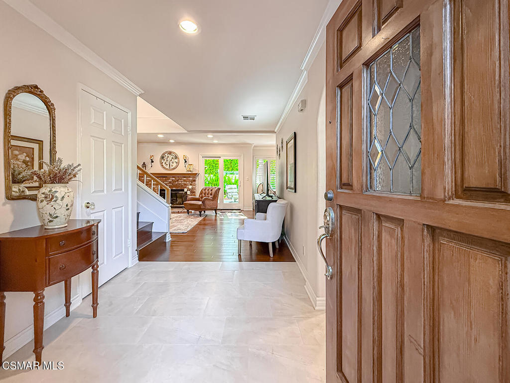 29717 Strawberry Hill Drive, Agoura Hills, CA 91301 — MLS #226002167 — photo 4 of 48