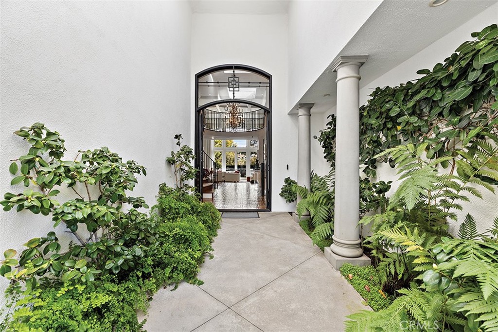 14 Rue Grand Ducal, Newport Beach, CA 92660 — MLS #NP26093740 — photo 3 of 63